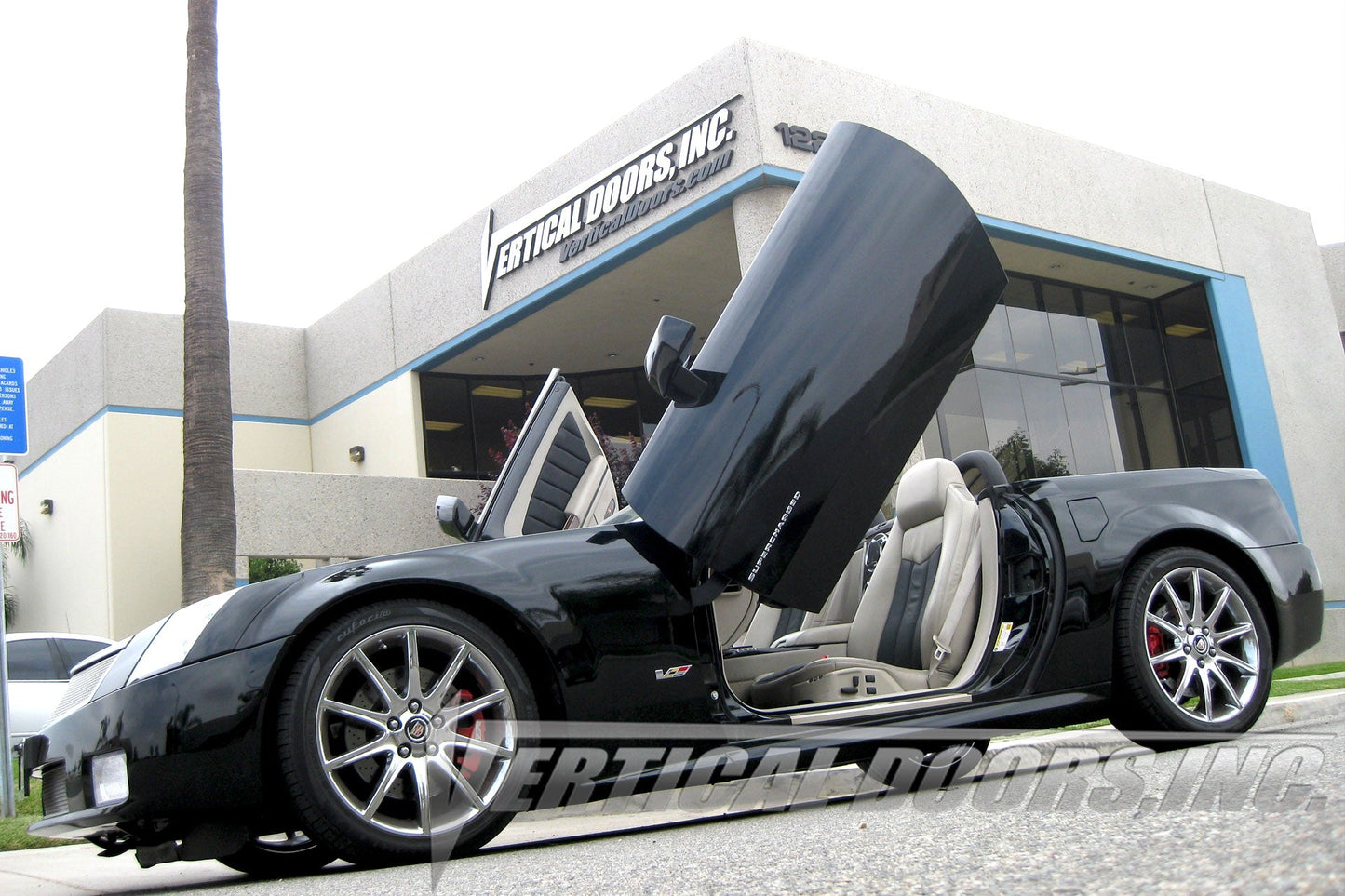 Cadillac XLR 2004-2009 Vertical Doors Kit