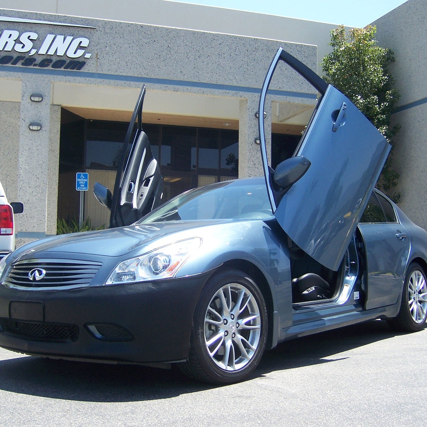 Infiniti G37 Coupe 2008-2014 Coupe Vertical Doors Kit