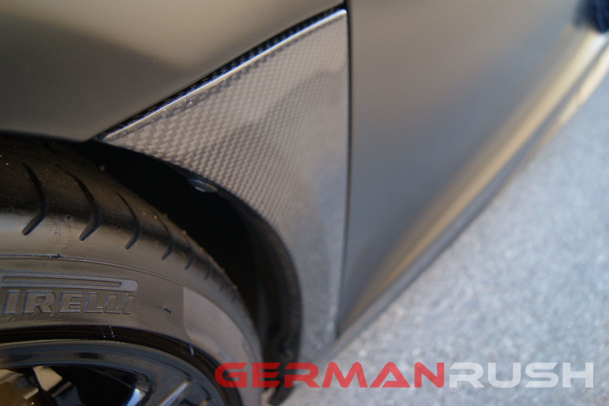 Fender Lets in Carbon Fiber for Audi R8 2007-2015
